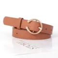 Eleganter brauner Damen Ledergürtel mit goldener runder Schnalle für Freizeitjeans - 105cm / Camel