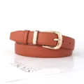 Brauner Damen Ledergürtel mit goldener Dornschließe, stilvolles Accessoire für Jeans. - Camel