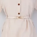 Ceinture fine minimaliste en cuir pour femme robe taille cintrée élégante boucle dorée accessoire - Style 1658 / 1,4 cm de large / Beige