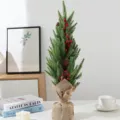 Mini sapin de Noël de bureau avec pommes de pin et baies rouges déco 1pc - Petit Arbre à Fruits Rouges