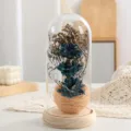 Fiore preservato campana di vetro con luce LED regalo fatto a mano decorazione variante - Paralume Fiore di Sesamo - Blu