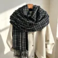 Classica sciarpa con frange a quadri in bianco e nero per donna e uomo, calda sciarpa invernale. - Nero (Griglia Bianca)