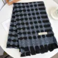 Sciarpa invernale a quadri vuoti da donna, sciarpa spessa calda in ecofur cashmere. - Cerchio Grande Traforato / Blu nero