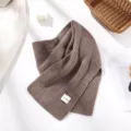 Gemütlicher brauner Rippstrick-Winterschal für Damen, klassischer Retrostil, warmer Halswärmer. - Mokka