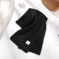 Klassischer schwarzer Rippstrickschal für Damen, kuscheliges Winter Halstuch, elegante Alltagsmode. - Schwarz
