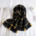 Sciarpa in mohair a quadri neri e gialli, sciarpa invernale calda con frange per donna variante. - Quadri Neri
