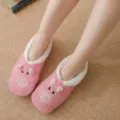 Rosa flauschige Pluesch Hausschuhe Socken fuer Damen, warme dicke Winter Boden Socken. - Einheitsgröße / Schweinchen-Stil / Rosa