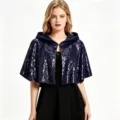 Vue de détail de la cape à capuche à paillettes bleu marine, design court double couche, accessoire. - Hauts / Taille unique / Bleu marine