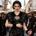 Gothic mayro ftero cape kai dantele forema gia Halloween cosplay kai dark party set. - Ένα Μέγεθος (Με Κορδόνια) / Μαύρο