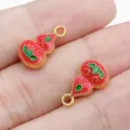 Ciondolo zucca smaltato rosso e verde, accessorio gioielli DIY oro antico per collana e orecchini. - Zucca di Loto Doppia Faccia (28500) / 1 Pezzo (14.5x8.5x4mm) / rosso e verde