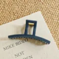 Dark blue large geometric hair claw clip detail, modern minimalist shark clip accessory close up. - Square Straight / 13cm / Indigo