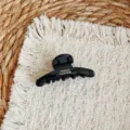 Elegant black acetate hair claw clip for women, perfect for daily styling and hair accessories. - 6cm / Black