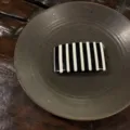 Fermaglio per capelli in acetato a righe bianche e nere, elegante molletta rettangolare. - Nero Rigato Quadrato