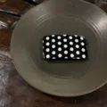 Molla per capelli in acetato nero con pois bianchi, stile dolce e cool per frangia donna. - Nero Pois Quadrato