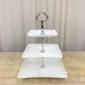Support de gâteau en plastique blanc à 3 niveaux style européen plateau de service - Fleur Argentée Carrée Trois Niveaux