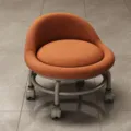 Oranger rollender niedriger Hocker mit Rückenlehne und praktischen Universalrädern. - Orangerot (Graues Rad)