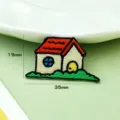 Bunte bestickte Haus Stoffaufnaeher DIY Kleidung Zubehoer Deko Aufkleber 19x35mm - Haus im Gras