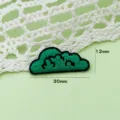 Grüner gestickter Busch Aufnäher für DIY Kleidung, süßer Pflanzen Stoff Badge Applik. - Heuhaufen