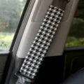 Autogordel hoes zacht houndstooth patroon schouderkussen universele auto accessoire - Zwart en Wit Hahnentritt