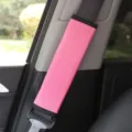 Cuscinetto protettivo per cintura di sicurezza auto in pelle goffrata rosa morbido - Rosa