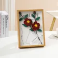 Marco de fotos de flores de camelia de ganchillo hecho a mano 3D decoración floral. - Marco de Fotos Camelia (Terminado) / Rojo