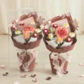 Ramo de flores de ganchillo hecho a mano caja de regalo rosa artificial para mamá - Rosa Abierta con Caja PET