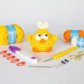 Kit Uncinetto DIY Carino Pulcino Bambola Portachiavi Filato Set Artigianale con Ago Accessori - Kit di Materiale per Pulcino