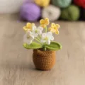 Mini planta en maceta de ganchillo hecha a mano bonita flor tejida decoración coche - No Me Olvides Amarillo