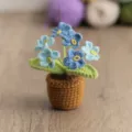 Planta en maceta mini de no me olvides a crochet hecha a mano flor tejida decoracion - No Me Olvides de 6 Cabezas Azul Degradado