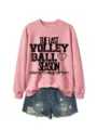 Rosa Damen Langarm Rundhals Sweatshirt mit Volleyball-Print und Jeansshorts Outfit. - Roségoldenes Sweatshirt (Schwarzes Textmuster) / S