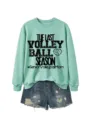 Minzgrünes Damen Langarm Grafik Sweatshirt mit stylischen Jeansshorts, Volleyball Thema. - Hellgrünes Sweatshirt (Schwarzes Textmuster) / S