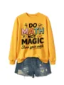 Damen lässiger gelber Langarm-Sweatshirt mit Destroyed Jeans-Shorts Set, schickes Outfit. - S / Oberteile / Gelb (Schwarzer Druck)