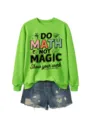 Damen lässiger hellgrüner Rundhals Pullover mit coolem Mathedruck kombiniert mit Jeansshorts. - S / Oberteile / Fluoreszierendes Grün (Schwarzes Muster)