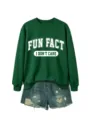 Sweat-shirt décontracté vert avec citation amusante assorti à un short en jean élégant. - Sweat-shirt Vert Foncé (Police Blanche)