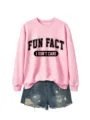 Sweat-shirt rose décontracté avec imprimé assorti à un short en jean pour femmes. - Sweat-shirt Rose (Police Noire)