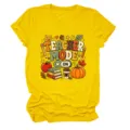 Gedetailleerd overzicht van het gele Teacher Mode On grafische dames T-shirt met korte mouwen. - S / Geel (Zwarte Tekst)