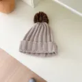 Kinder Koreanischer Stil Strickmütze mit braunem Pompon Herbst Winter warme Wolle Kappe - Bommel Strickmütze / Beige