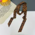 Sciarpa sottile con stampa cachemire marrone, nastro twilly lungo per collo e borsa elegante. - Rombo Paisley Marrone Terra