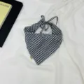 Kind retro blau kariertes Dreieckstuch, stilvolles Baby-Stinband fuer den taeglichen Gebrauch. - Kleines Gitter / Schwarz