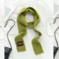 Grüner Strickschal für Damen, weicher warmer Winterschal mit stilvollem Stofflabel. - Alge-Grün