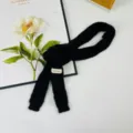 Sciarpa stretta e lunga in maglia nera, accessorio minimalista alla moda per donna chic. - 4*188 Sciarpa Piatta Lunga / Nero