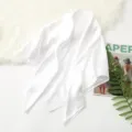 Witte effen satijnen vierkante sjaal 90cm, elegante hoofddoek en modieuze zonbeschermingssjaal. - Kleur kiezen via afbeelding 21 wit