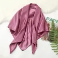 Effen kleur 90cm satijnen vierkante sjaal voor vrouwen veelzijdige decoratieve omslagdoek. - Kies kleur op afbeelding: leerrood