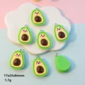 Deliziosi ciondoli in resina a forma di avocado con anello, perfetti per creare gioielli fai-da-te. - Avocado con Passante