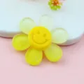 Ciondolo girasole in acrilico glitterato sfumato con foro per accessori di gioielli fai da te. - Stile Giallo Sfumato da 3 cm