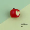 Ciondolo in resina mela rossa con simpatico design morsa, misura 16x16mm per creazione gioielli. - Stile Mela 4 senza Passante
