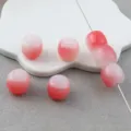 Nahaufnahme von rosa Acrylperlen im Farbverlauf, ideal für DIY Armband Handwerk. - Knallpink