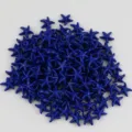 Vista detallada de cuentas de turquesa con forma de estrella de mar azul, abalorios. - Azul Real Brillante