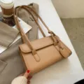 Sac beige chic pour femme, sac à main minimaliste tendance en cuir PU avec longue bandoulière. - Marron