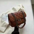 Sac à bandoulière matelassé marron pour femme, élégant petit sac à main tendance. - Marron